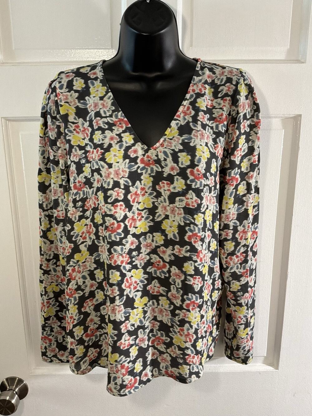Ladies LOFT by Ann Taylor Blouse Size Small